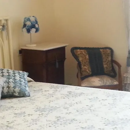 לינה וארוחת בוקר Casa Simonetti מגדל אגם פוצ'יני